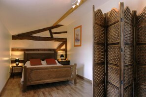 5 chambres, lit parapluie, Wi-Fi gratuit, draps fournis