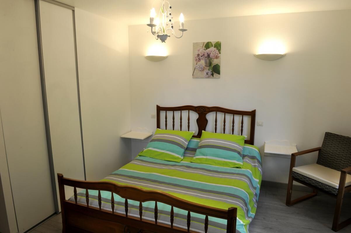 3 bedrooms, travel crib, free WiFi, bed sheets