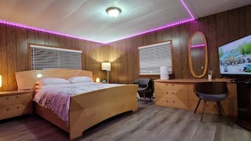 3 bedrooms, desk, iron/ironing board, free WiFi