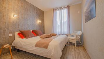 2 slaapkamers, reisbedje, gratis wifi, beddengoed