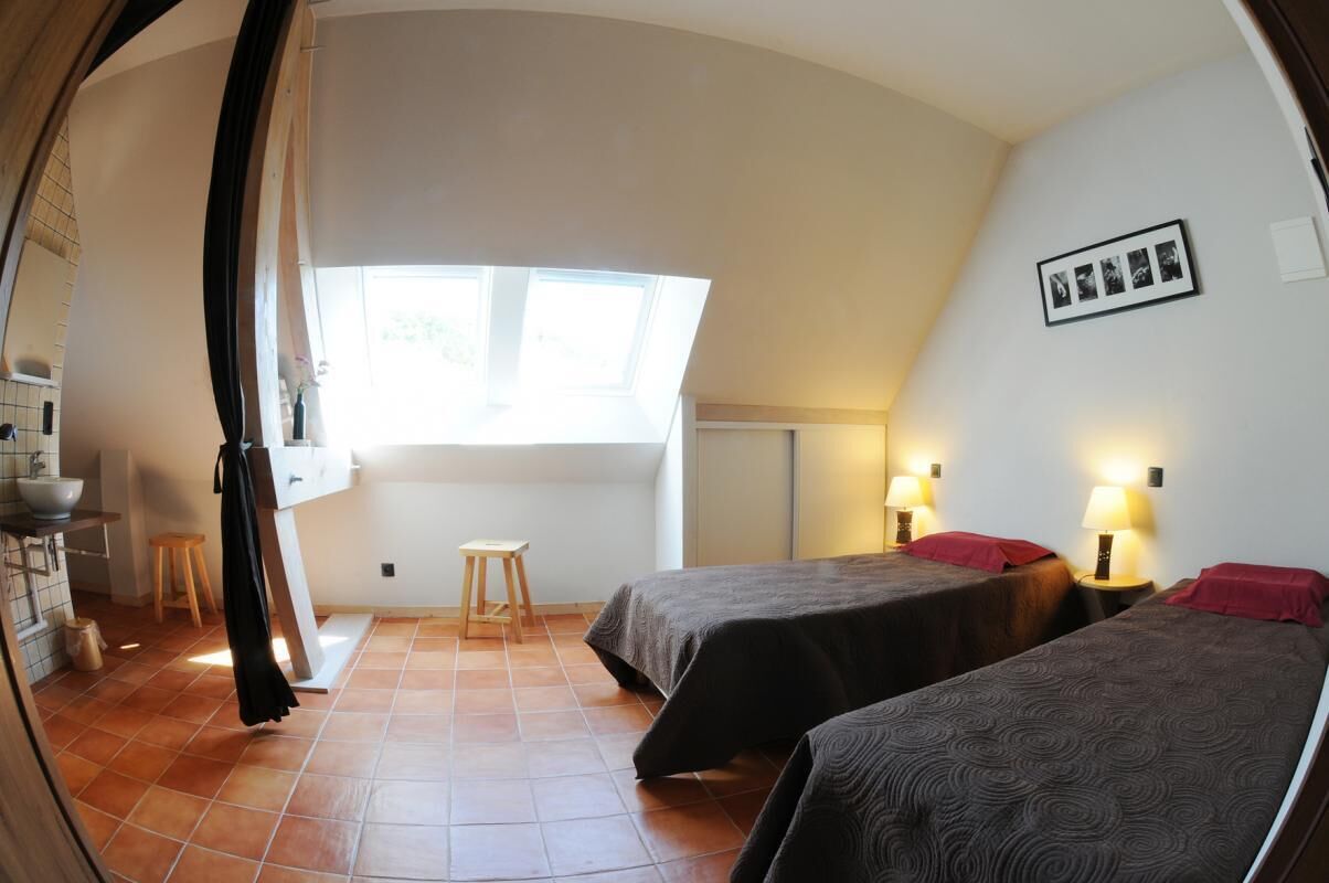 9 Schlafzimmer, Reisekinderbett, kostenloses WLAN, Bettwäsche