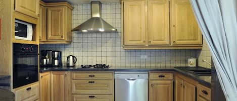 Microwave, dishwasher, highchair