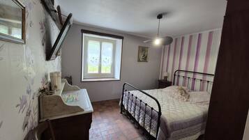 3 dormitorios, cuna de viaje, wifi gratis y ropa de cama