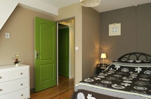 3 bedrooms, travel crib, free WiFi