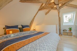 1 bedroom, travel crib, free WiFi