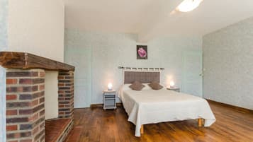 4 chambres, lit parapluie