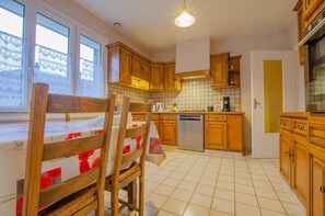 Microwave, dishwasher, highchair