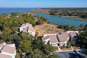 Exterior - STUNNING 2BR VILLA WITH WATER VIEWS STEPS TO BEACH HILTON HEAD (Hilton Head Island)
