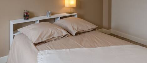 2 bedrooms, travel cot, free WiFi
