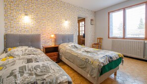 2 Schlafzimmer, Reisekinderbett, kostenloses WLAN