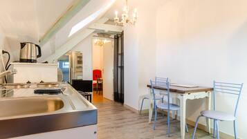 Micro-ondes, chaise haute