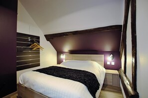 2 bedrooms, travel cot, free WiFi