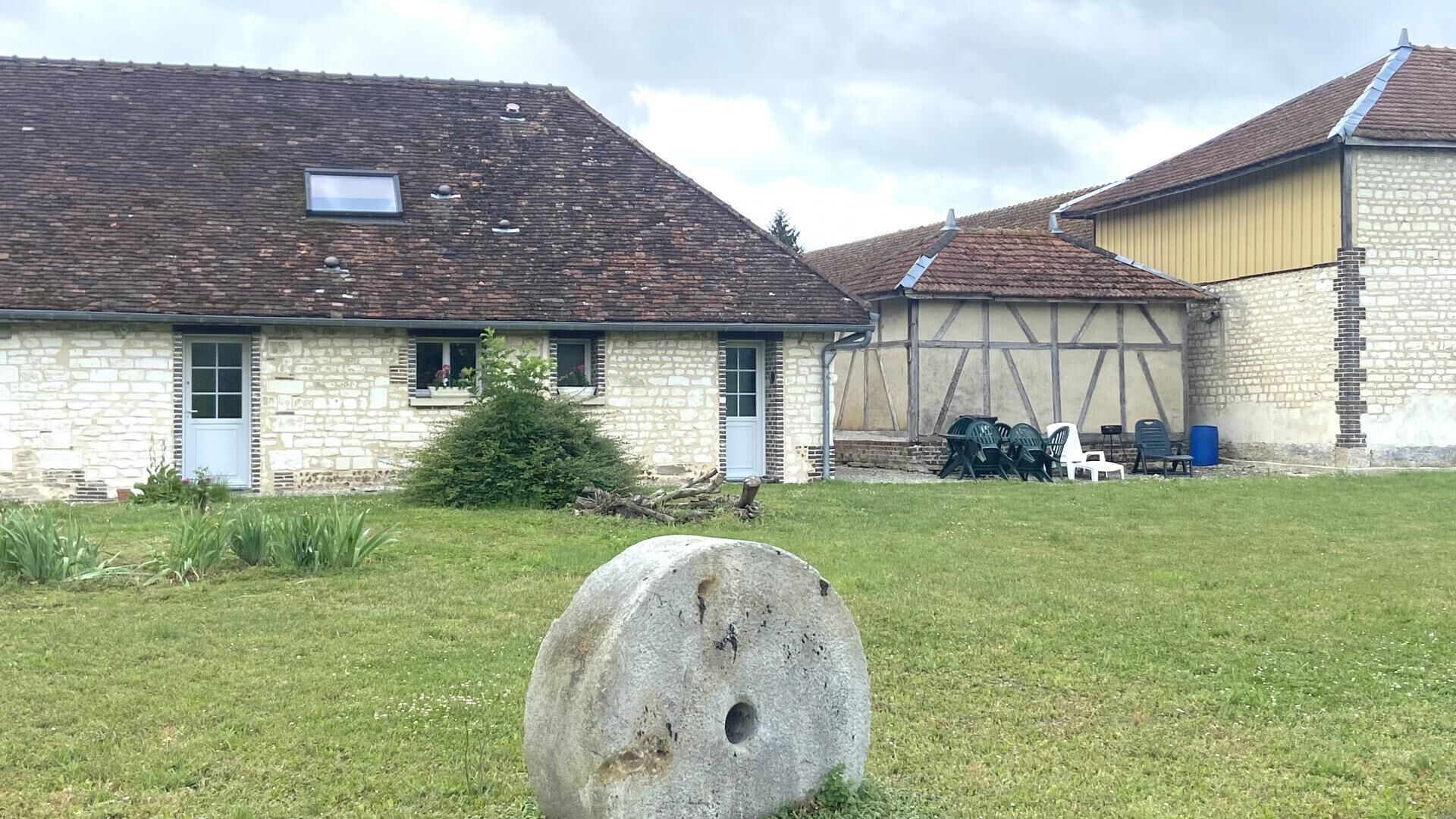 المنطقة المحيطة بالمنشأة