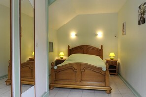 2 chambres, lit parapluie