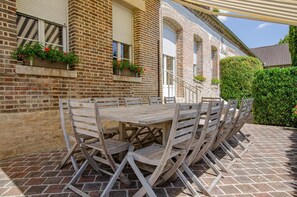 Outdoor dining - La Pointe - CHENNEGY (CHENNEGY)