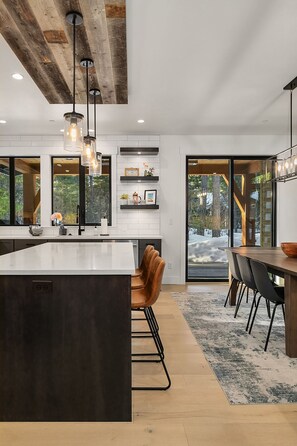 Interior - Luxurious Modern Mountain Estate! Hot Tub | Gas Fire Pit | Foosball and more! (Cle Elum)