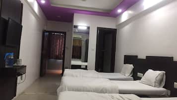 Deluxe Triple Room | Free WiFi