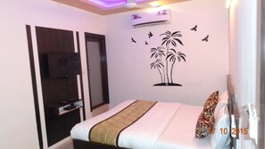 Deluxe Double Room | Free WiFi - Hotel Long Stay (Ahmedabad)