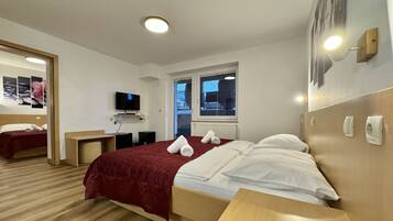 Double Room | Cribs/infant beds, free WiFi, bed sheets