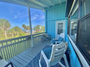 Terrace/patio - Steps to the beach! Minutes to WEEKI WACHEE. (Spring Hill)