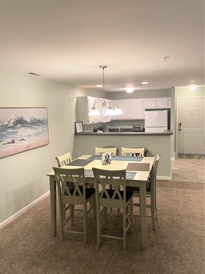 Dining - LOVELY 2 BEDROOM CONDO WITH POOL (Rehoboth Beach)