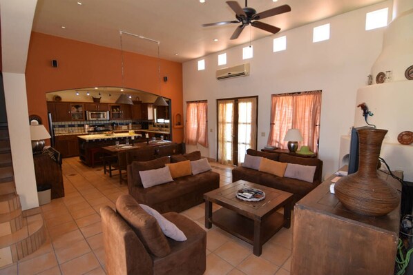 TV - Casa Welch: Spacious 3BR home in Resprt (San Felípe)