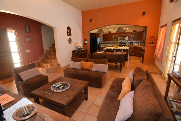 TV - Casa Welch: Spacious 3BR home in Resprt (San Felípe)