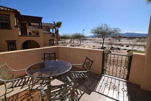 Outdoor dining - Condo 23-4 in El Dorado Ranch (San Felipe, BC)