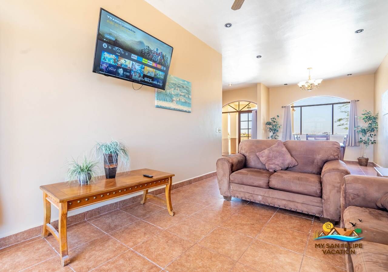 Casa Tapia in EDR beach side, San Felipe BC - living room tv