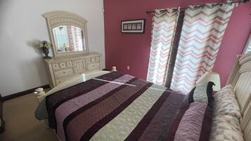 3 quartos, Wi-Fi de cortesia, roupa de cama