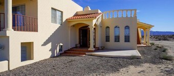 Casa la Vida Dulce, a spacious 3BR retreat