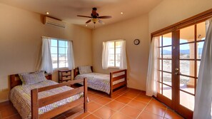 3 bedrooms, free WiFi, bed sheets