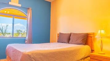 2 bedrooms, internet, bed sheets