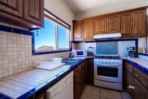 Fridge, microwave, oven, stovetop - Casa Baja - Book Online! 3-Level Rental with Rooftop (San Felipe)