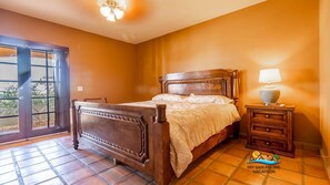 3 bedrooms, Internet, bed sheets - Casa Gardenia: A spacious sunny  3-bedroom home (San Felipe)