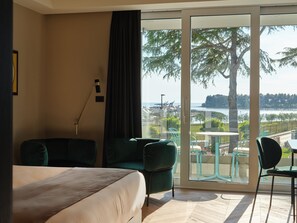 Suite Studio Supérieure | Minibar, coffres-forts dans les chambres, bureau, chambres insonorisées