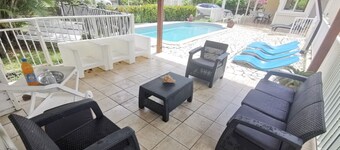 Villa à Sainte Anne Ref M055A - 3 chambres piscine