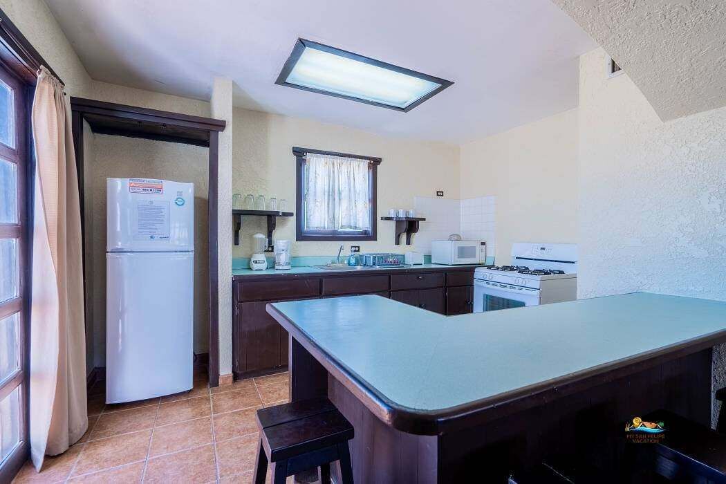 Fridge, microwave, oven, coffee/tea maker