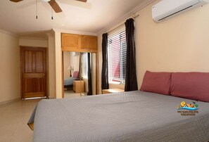 3 bedrooms, internet, bed sheets