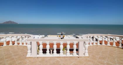 Casa Jerry - San Felipe Accommodation for large groups. 10 bedrooms