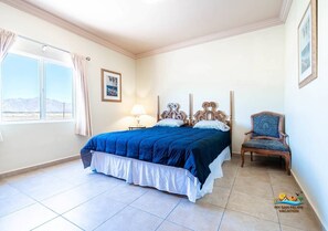 10 bedrooms, Internet - Jerry Beach Club House (San Felipe)