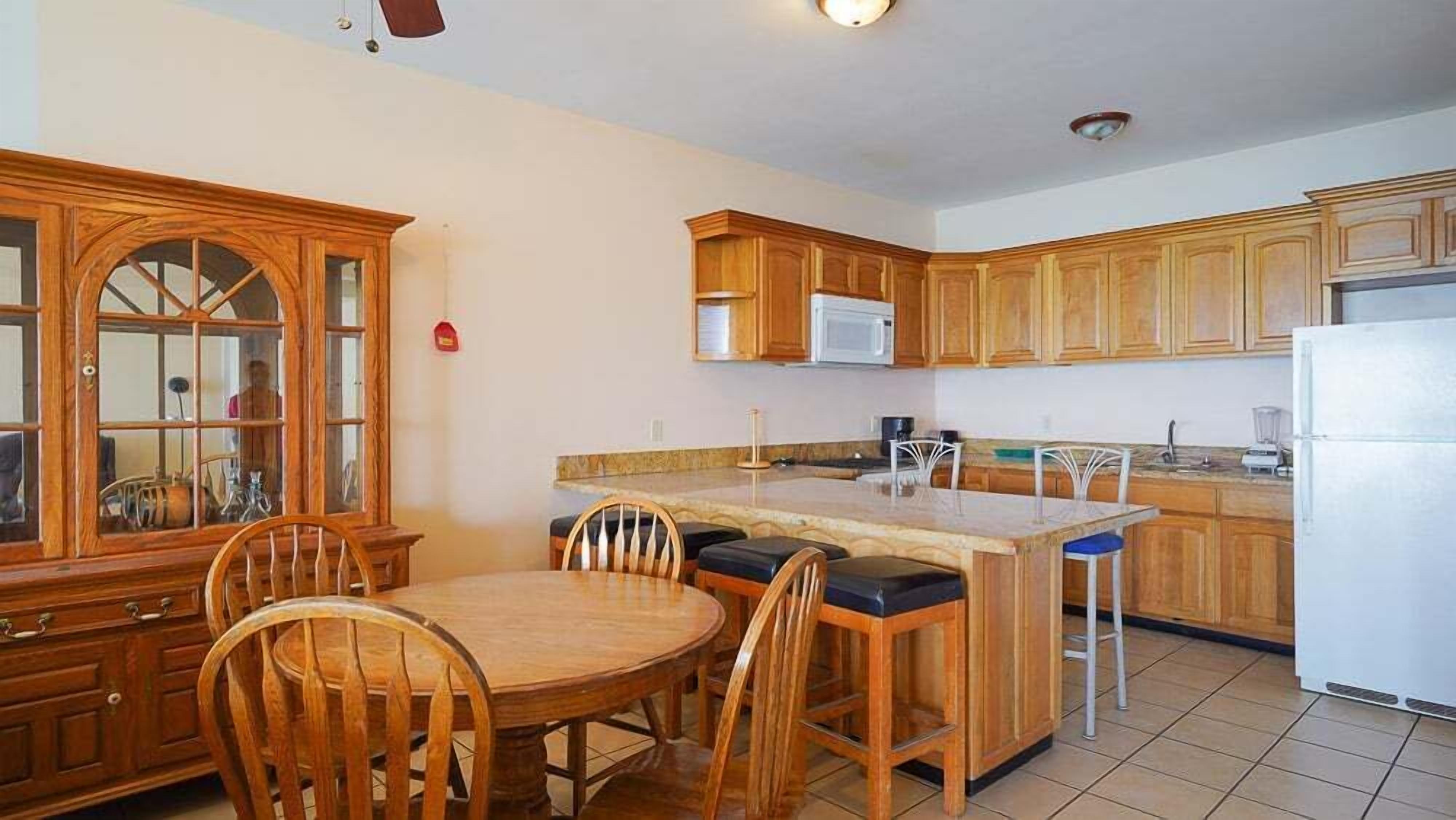 Fridge, microwave, oven, coffee/tea maker