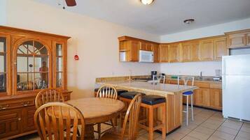 Fridge, microwave, oven, coffee/tea maker