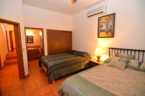 4 bedrooms, free WiFi, bed sheets