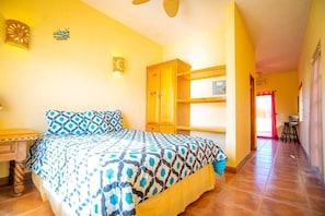 3 bedrooms, bed sheets - Casa Melissa: A spacious 3-bedroom home (San Felipe)