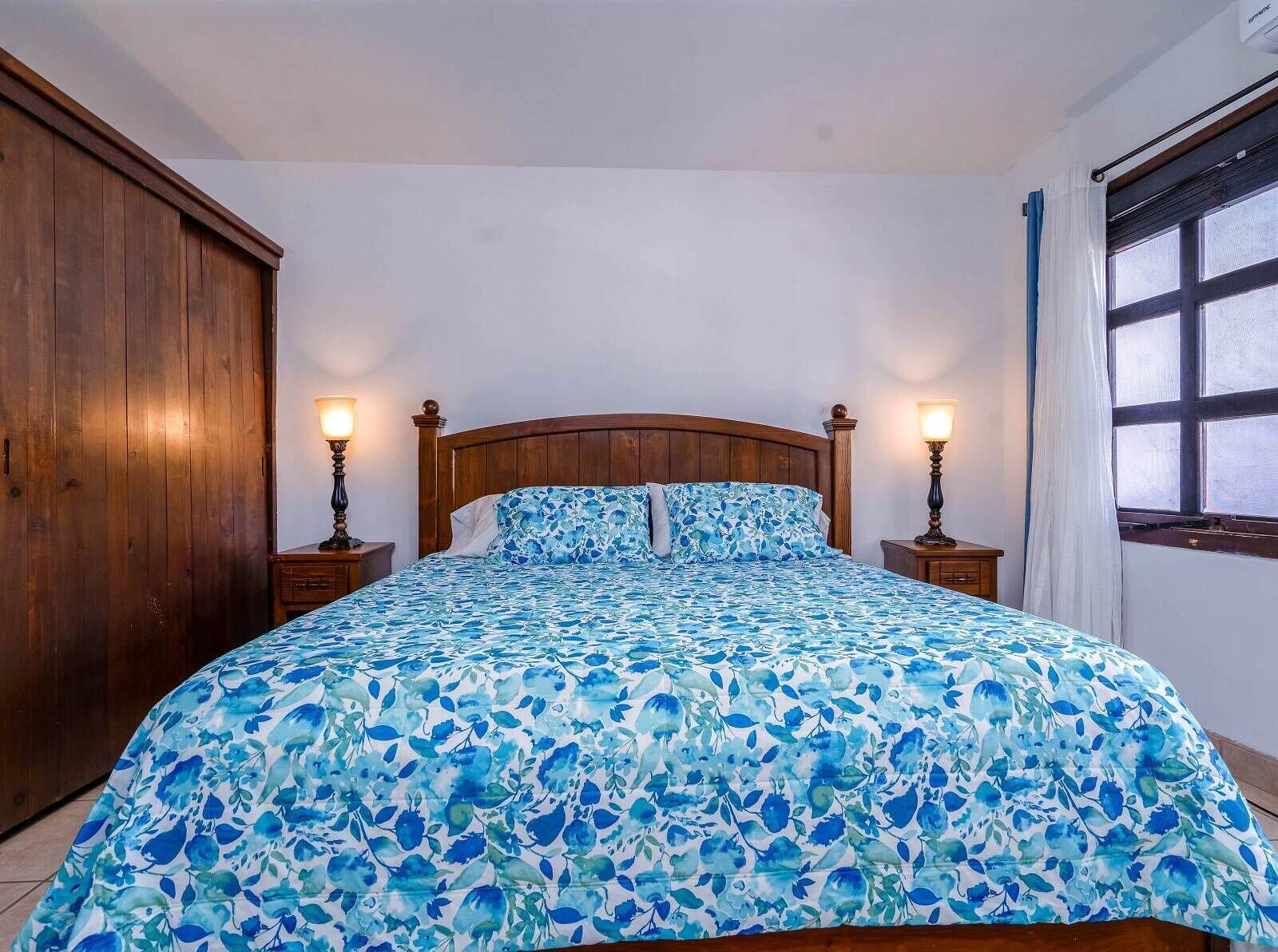 2 chambres, accès au Wi-Fi (inclus), literie fournie