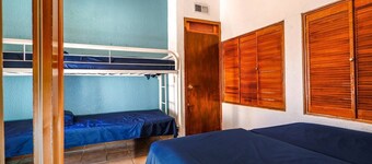 Casa Julieta: Spacious 3-Bedroom Home for 14 Guests!