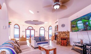 Fireplace - Casa Serenity Beachfront Rental (San Felípe)
