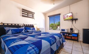 1 bedroom, bed sheets - Casita Playa Azul - El Dorado Ranch Studio Rental (San Felípe)