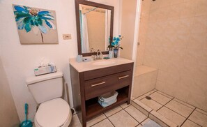 Bathtub - Casita Playa Azul | Charming 1-bedroom studio, (San Felípe)